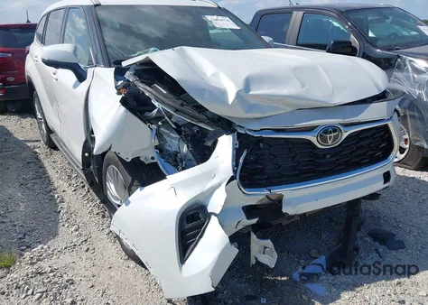 2024 Toyota Highlander Platinum z USA, uszkodzony, nr VIN 5TDKDRBH9RS556337